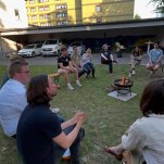 Diskussionsrunde beim politischen Lagerfeuer 